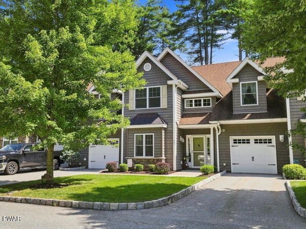 502 Braeburn Path , Matamoras, PA 18336