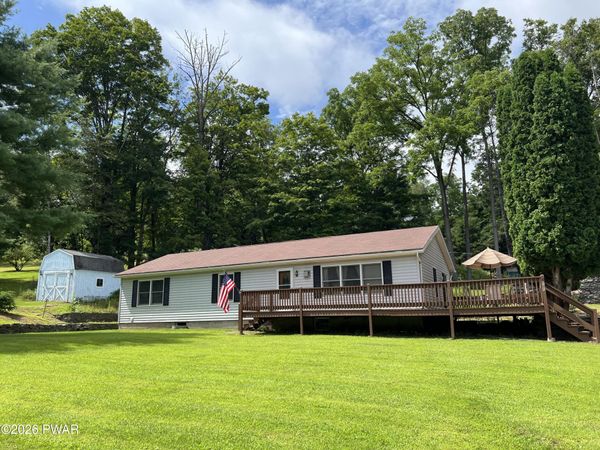 101 Grove Street , Lackawaxen, PA 18435