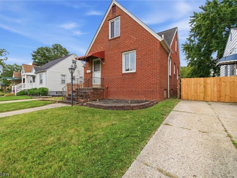 13917 Emery Avenue, Cleveland, OH 44135 Photo 2