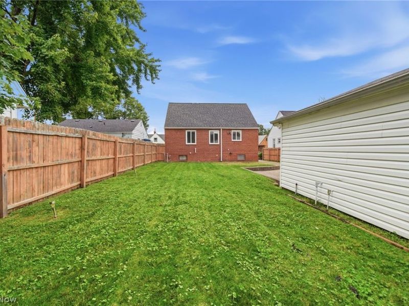 13917 Emery Avenue, Cleveland, OH 44135 Photo 28