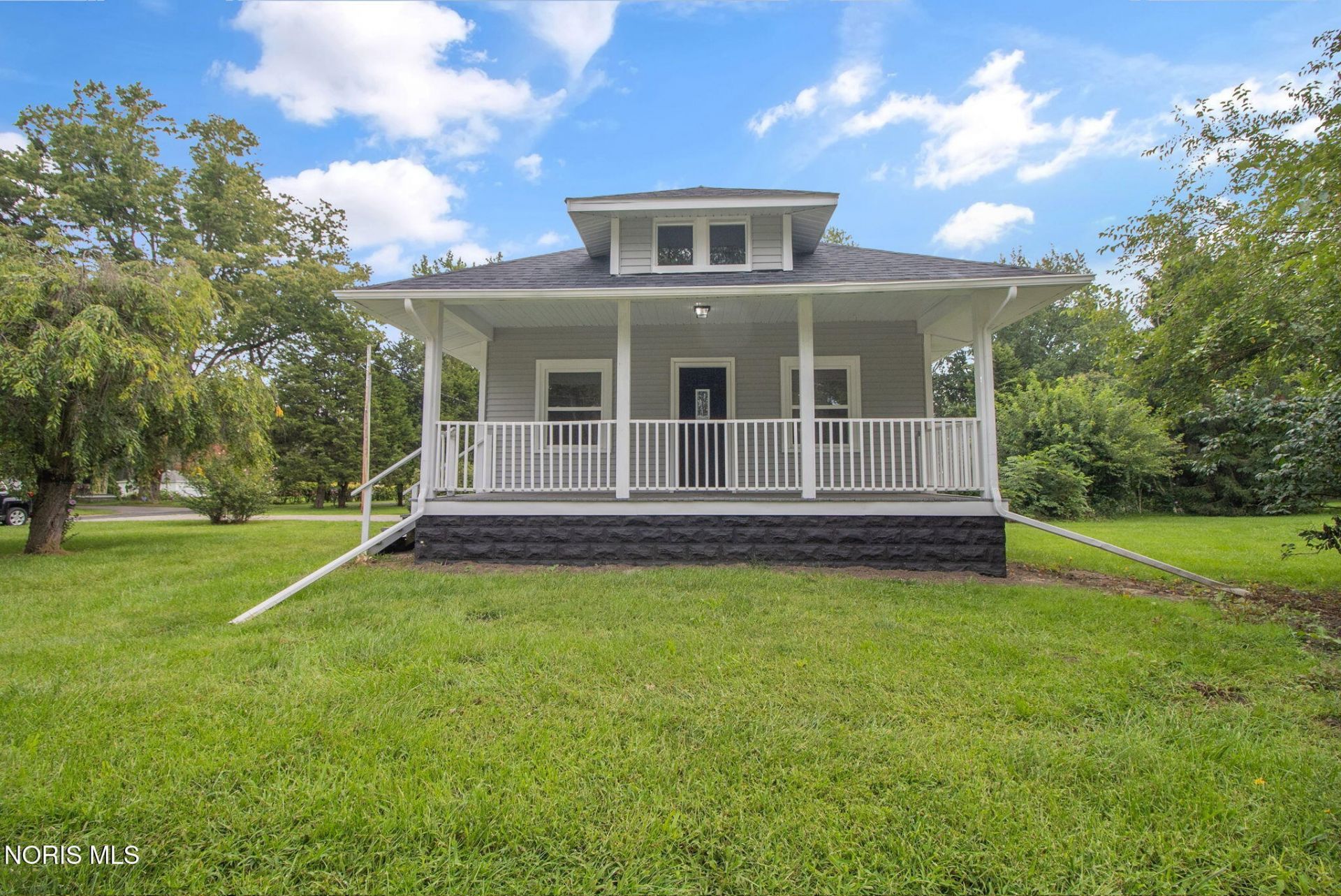 5887 Globe Avenue, Toledo, OH 43615 Main Photo