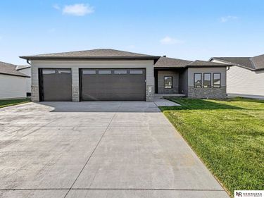901 W El Alameda Street, Lincoln, NE 68523