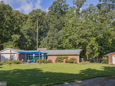 23 OAK RIDGE DRIVE, KILMARNOCK, VA 22482