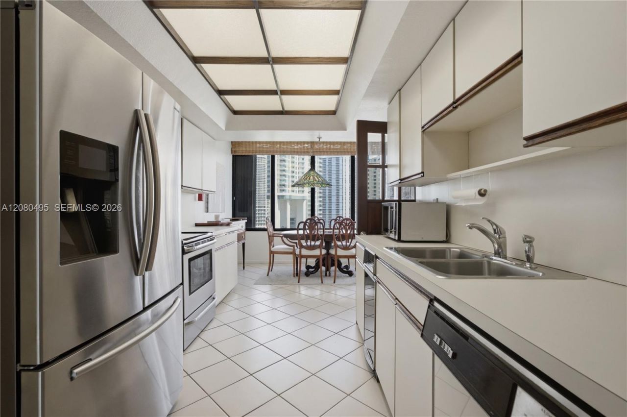 520 Brickell Key Dr, Unit A1616, Miami, FL 33131 Photo