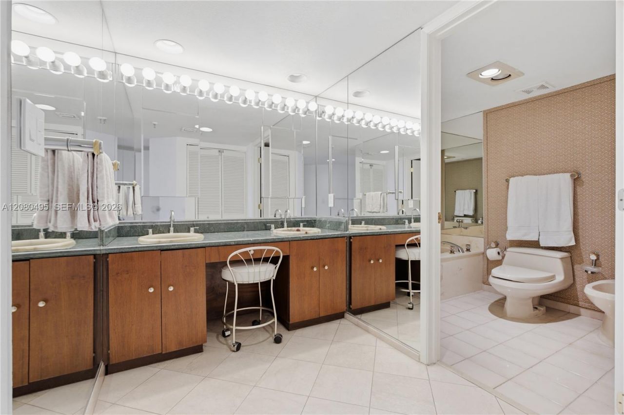 520 Brickell Key Dr, Unit A1616, Miami, FL 33131 Photo