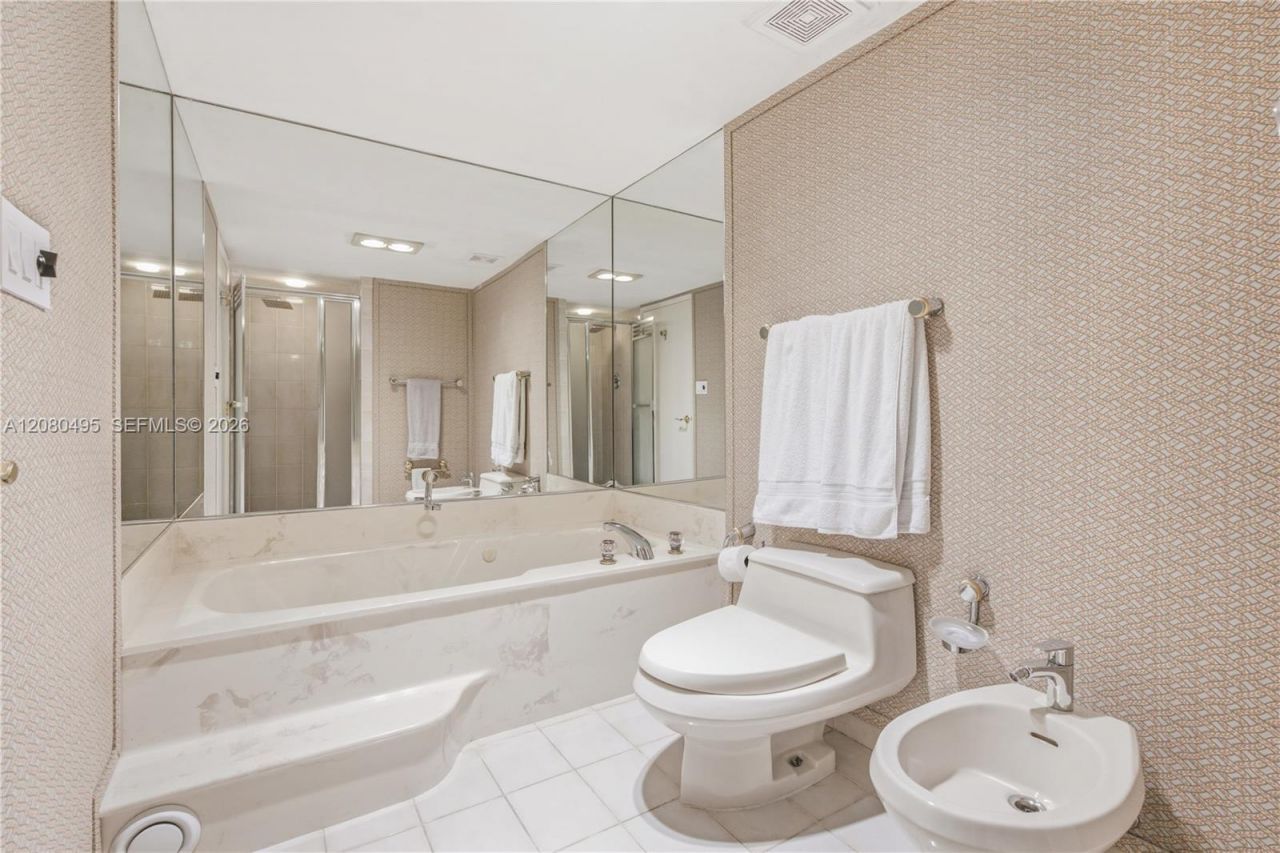 520 Brickell Key Dr, Unit A1616, Miami, FL 33131 Photo