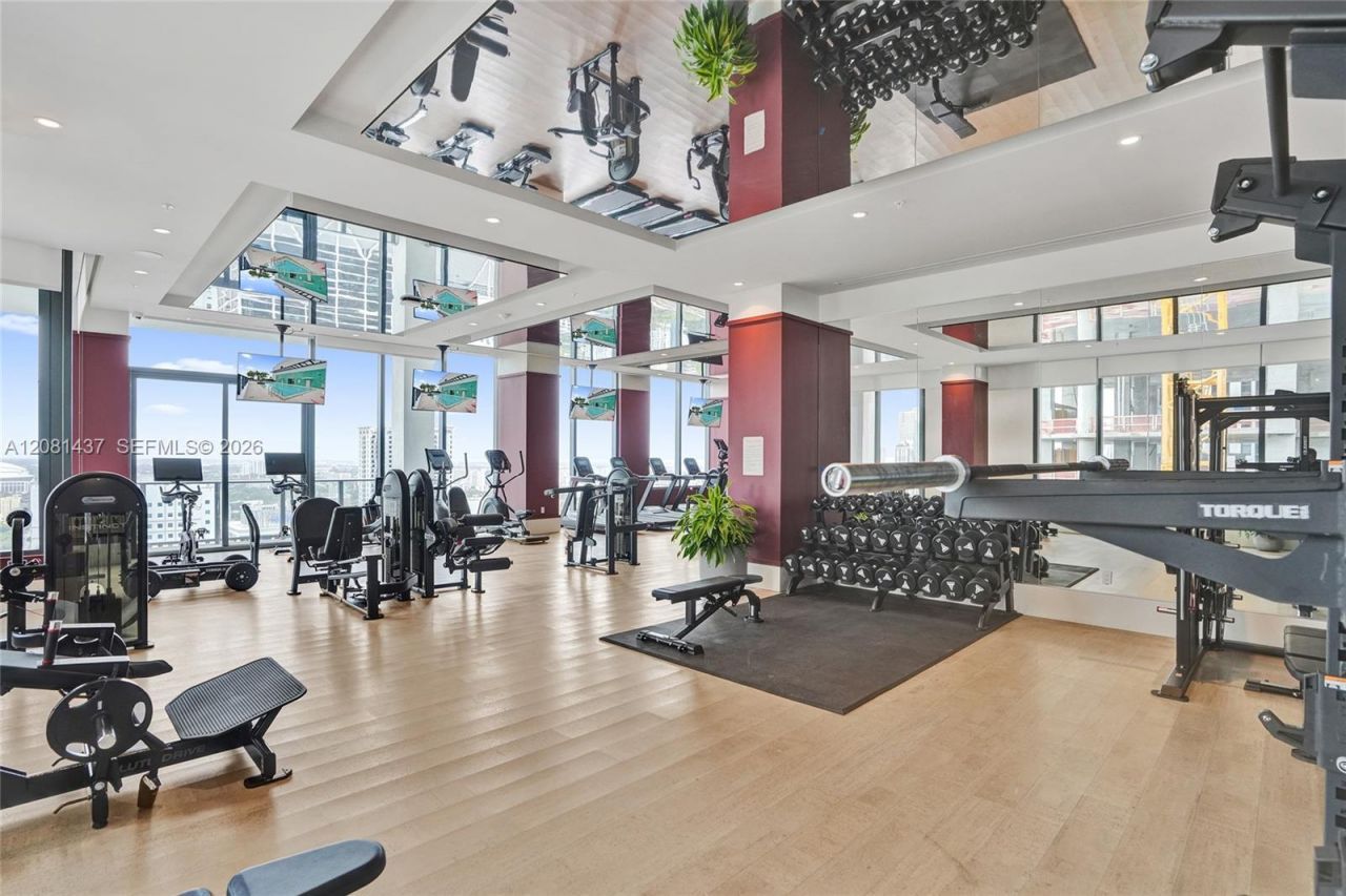 11 NE 6th , Unit 1403, Miami, FL 33132 Photo