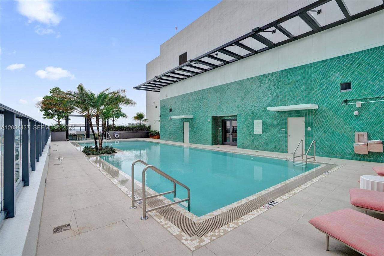 11 NE 6th , Unit 1403, Miami, FL 33132 Photo