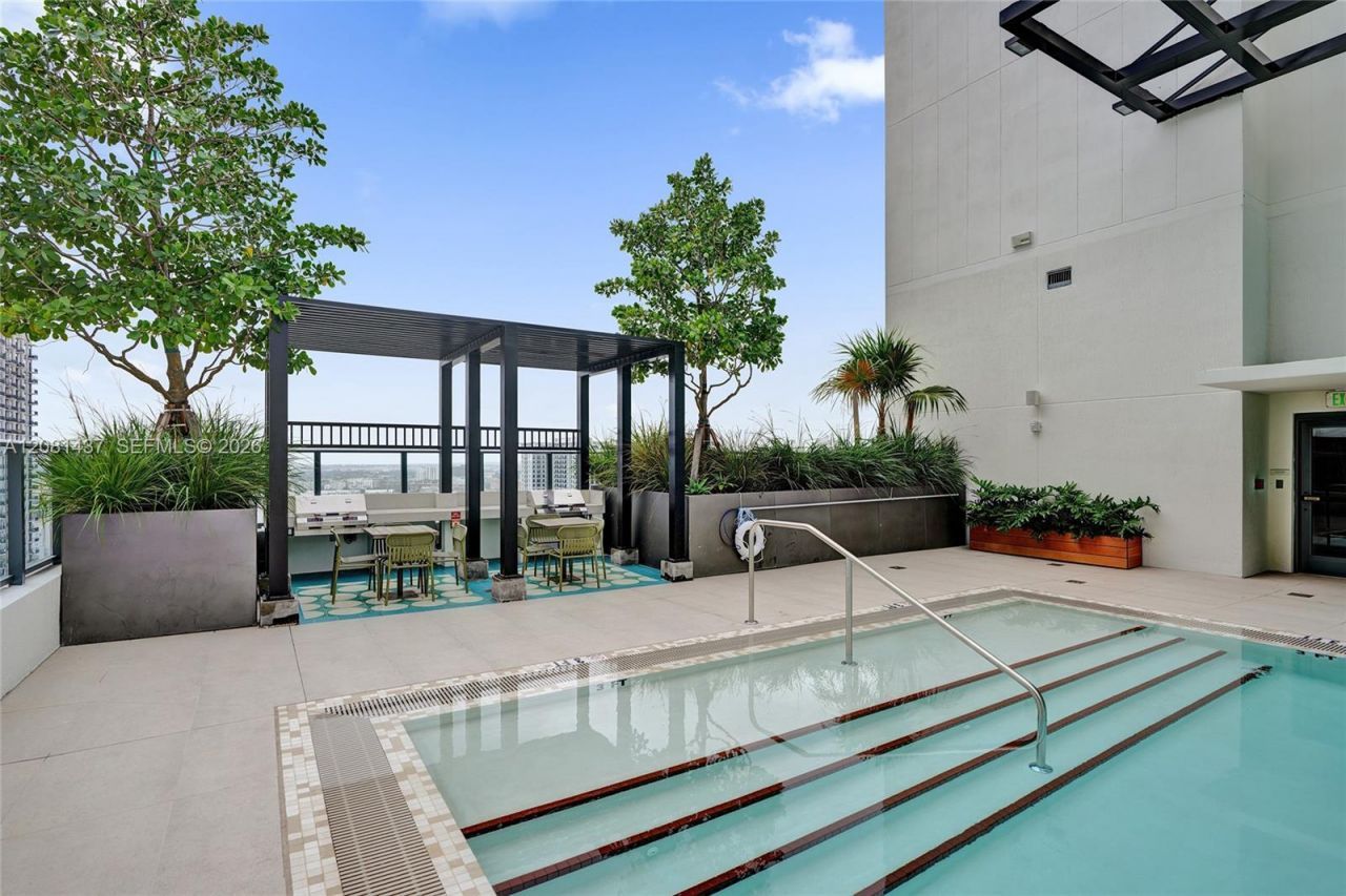11 NE 6th , Unit 1403, Miami, FL 33132 Photo