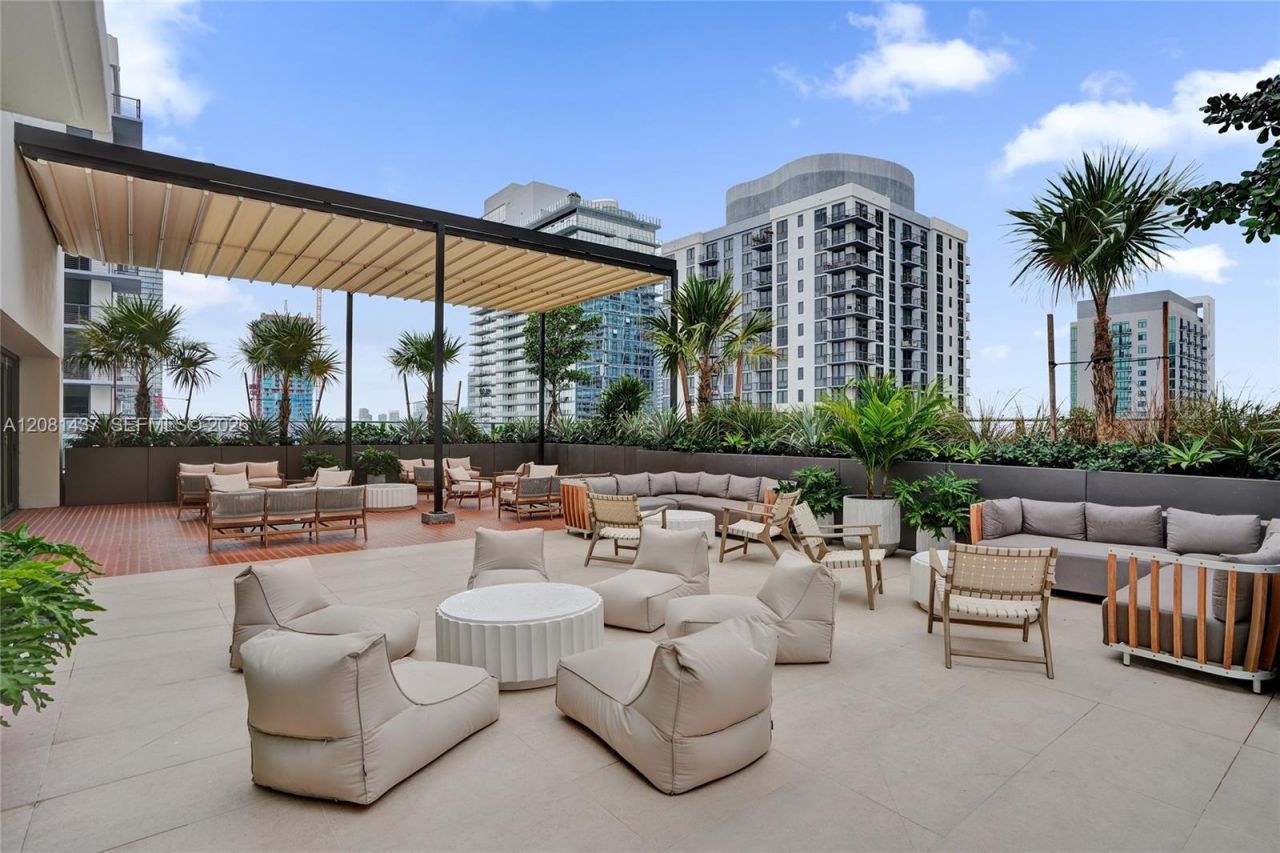 11 NE 6th , Unit 1403, Miami, FL 33132 Photo