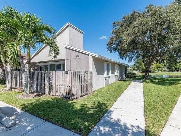 518 Woodgate Cir , Unit E, Sunrise, FL 33326