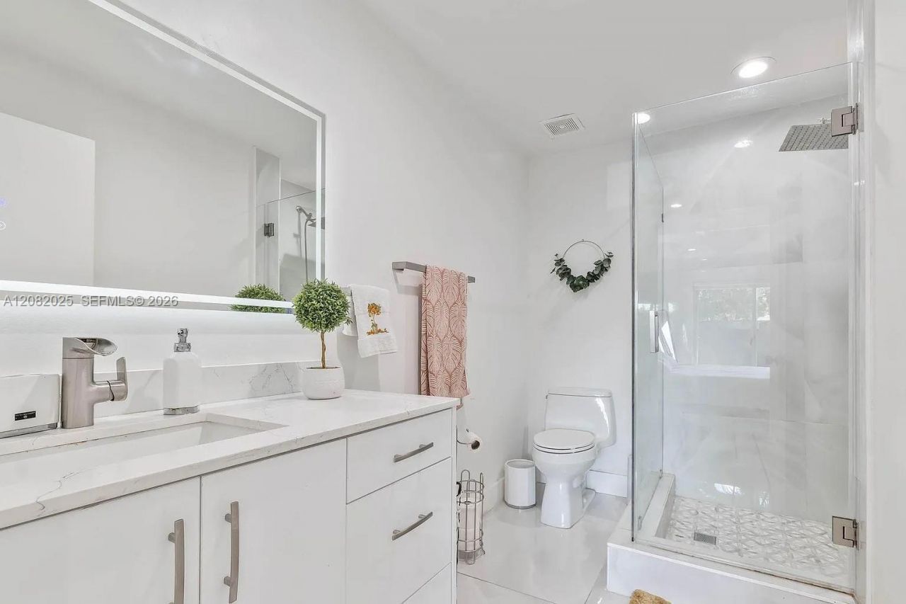 518 Woodgate Cir , Unit E, Sunrise, FL 33326 Photo