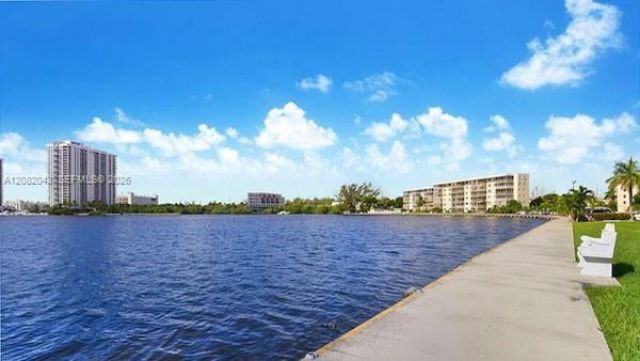 2861 Leonard Dr, Unit F207, Aventura, FL 33160 Photo