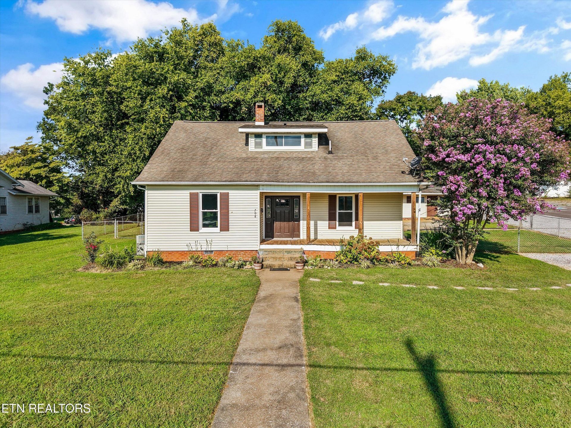 708 Ward Ave, Loudon, TN 37774 Main Photo