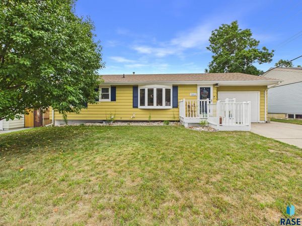 3912 E Claudette Dr, Sioux Falls, SD 57103