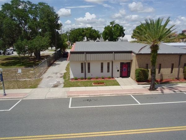 208 E LAKE AVENUE , AUBURNDALE, FL 33823