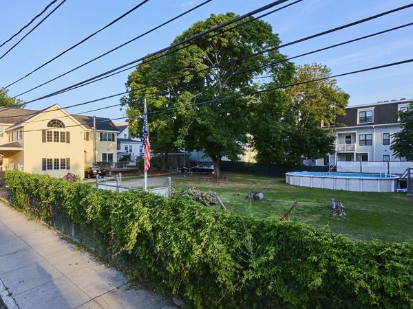 176 Coleridge St, Boston, MA 02128