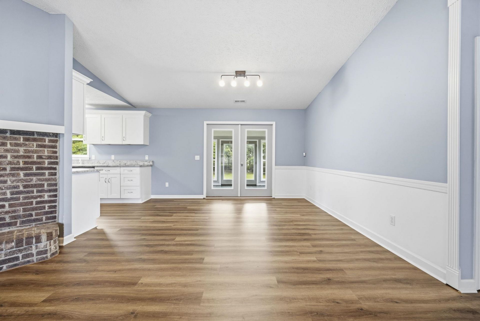 609 Six Lakes Dr.  Photo 10