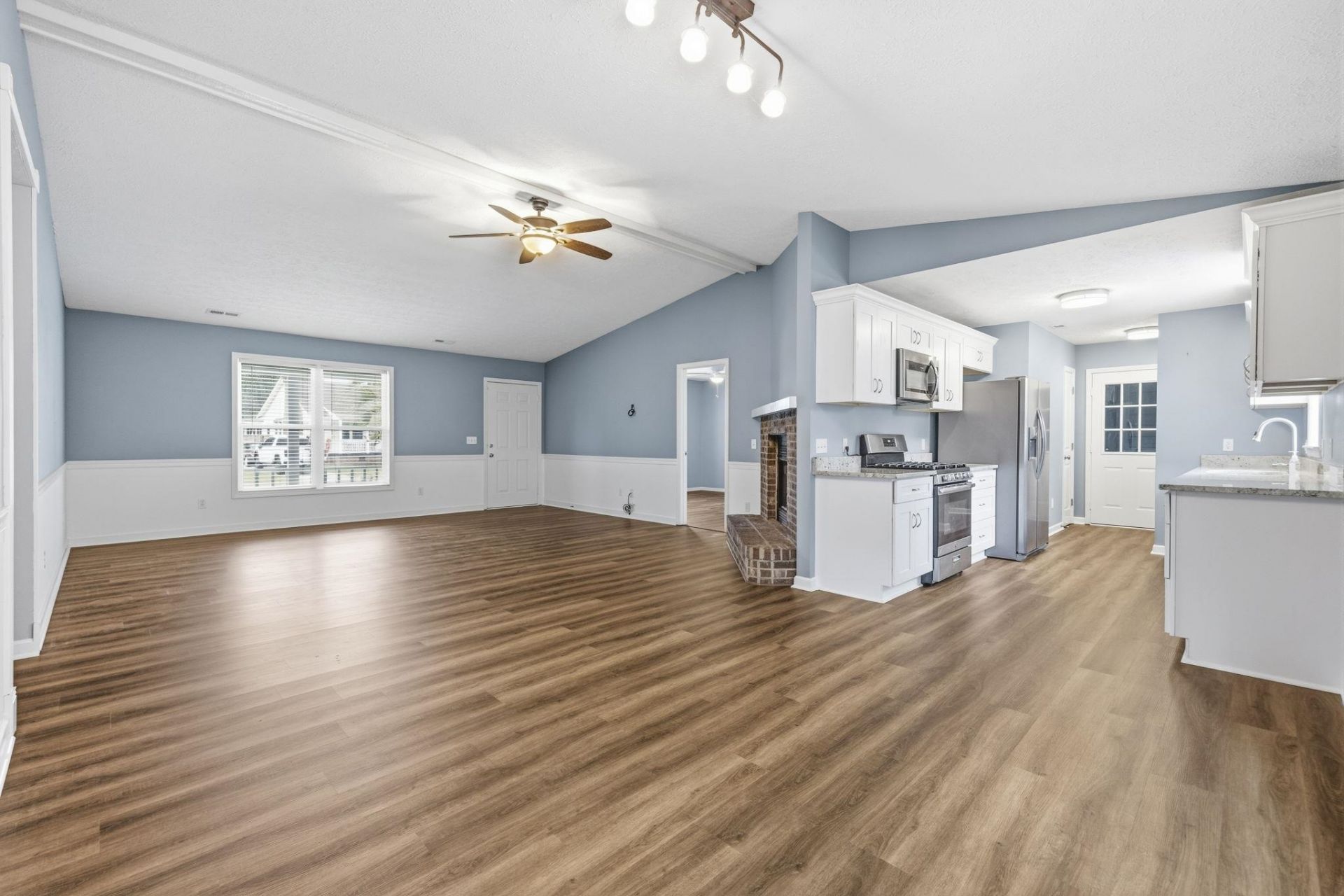 609 Six Lakes Dr.  Photo 11