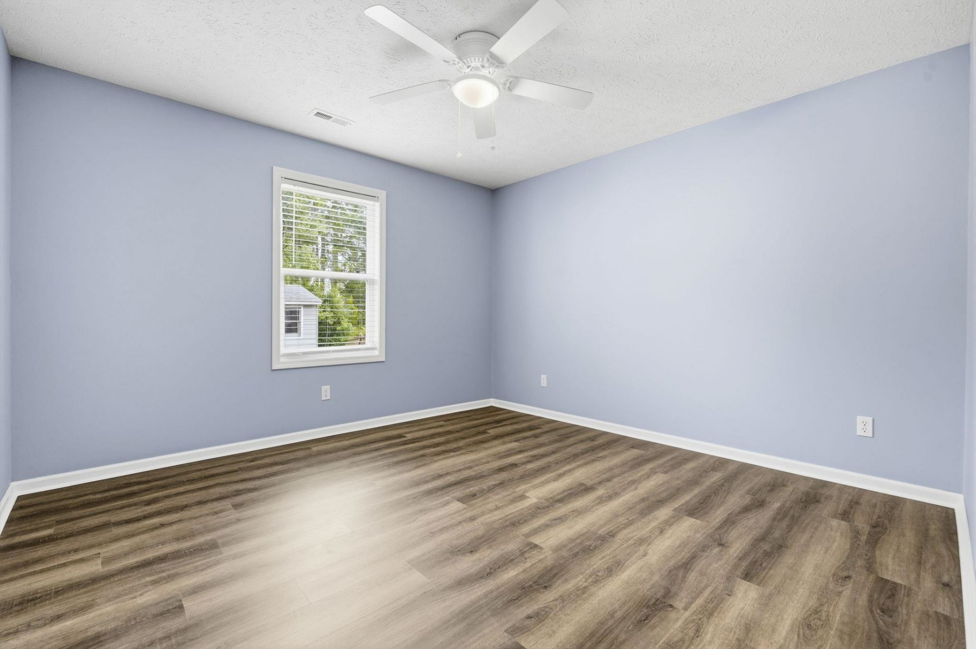 609 Six Lakes Dr.  Photo 23