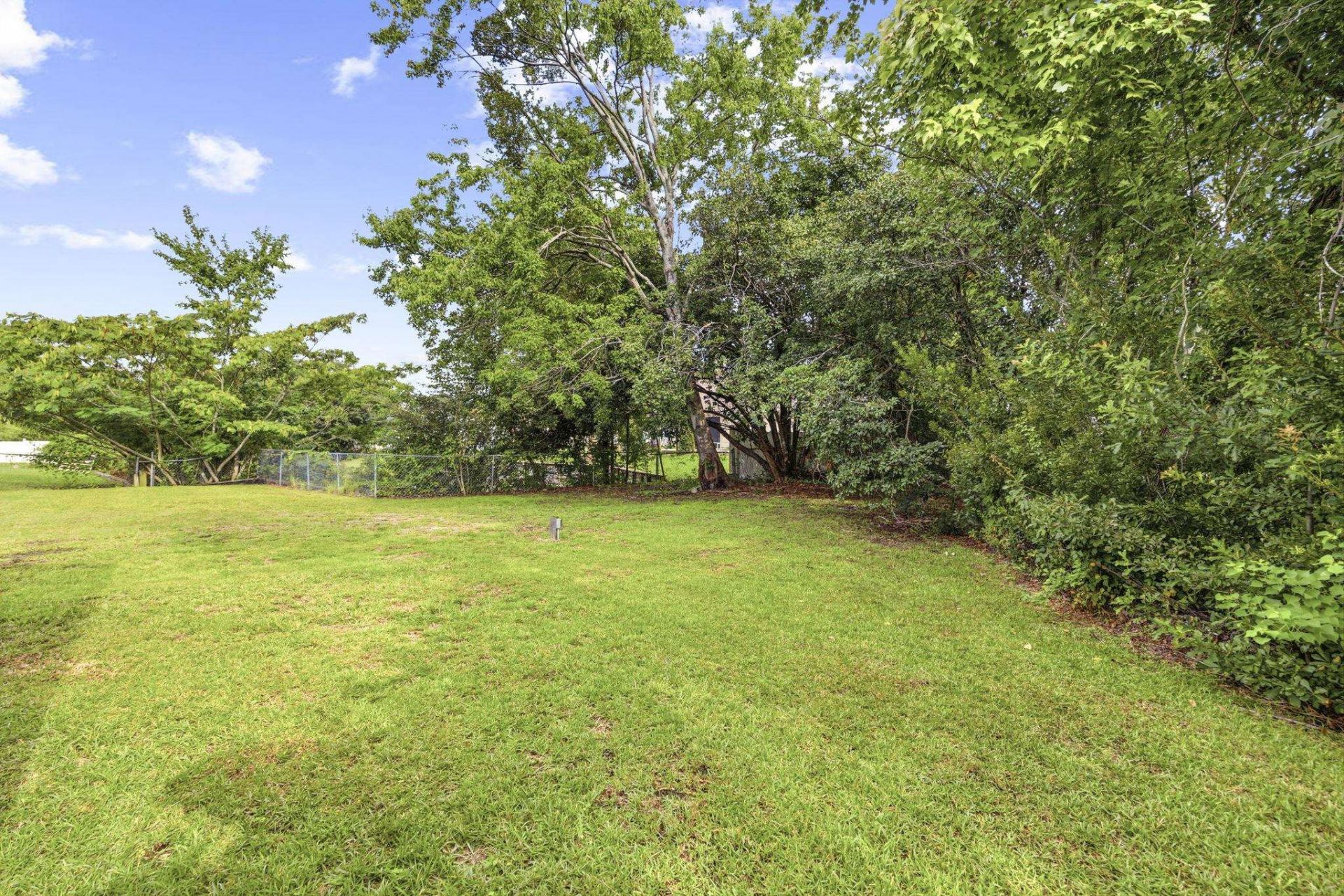 609 Six Lakes Dr.  Photo 34