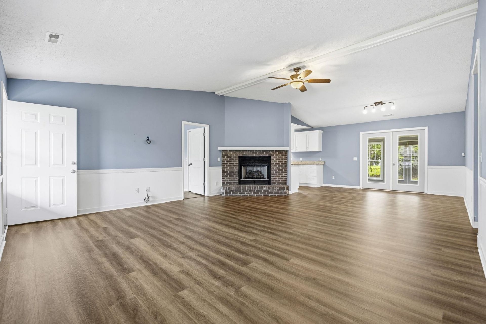 609 Six Lakes Dr.  Photo 6