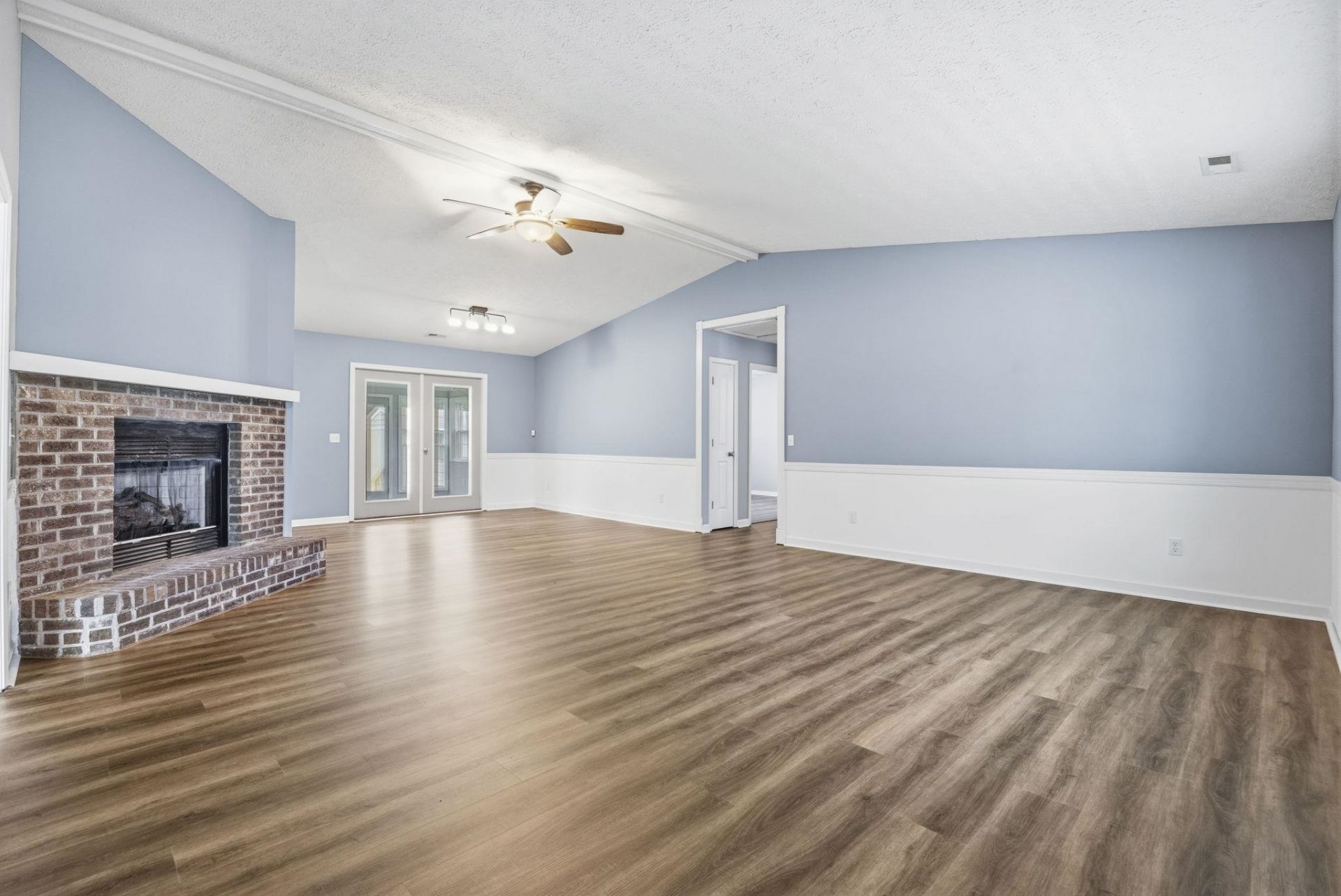 609 Six Lakes Dr.  Photo 7