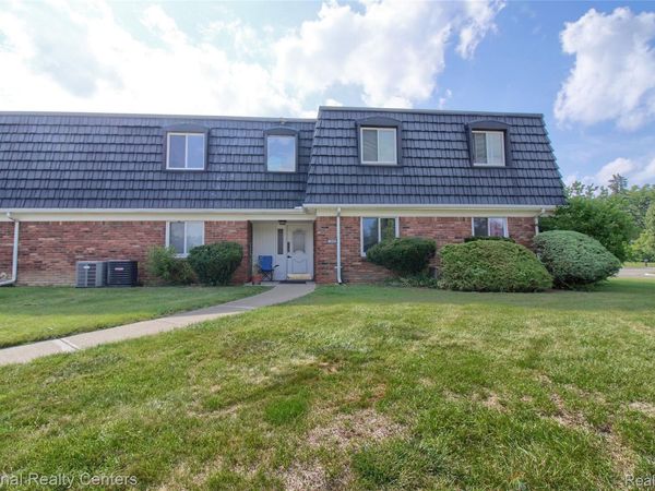 1800 Colonial Village Way , Unit 3, Waterford Township, Mi 48328