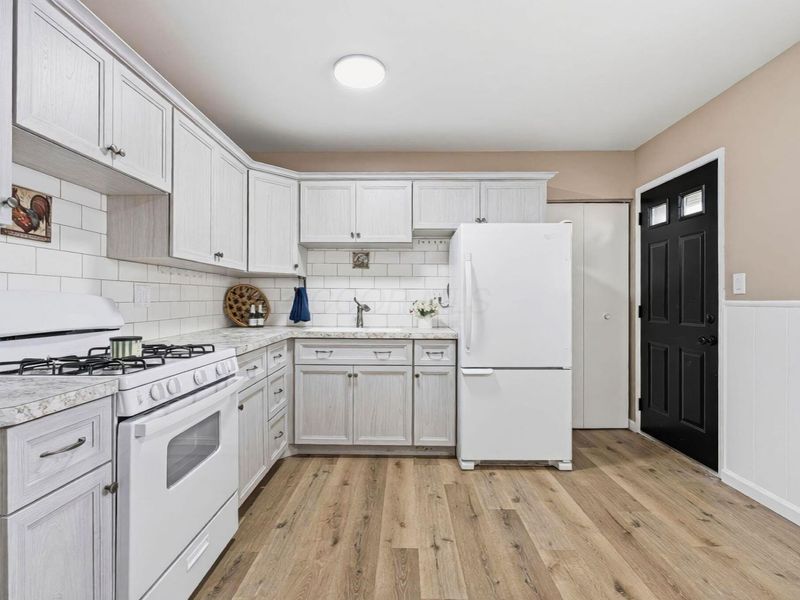3621 Tylor Drive, Columbus, OH 43232 Photo 7
