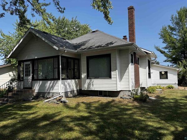 2331 E 10th St, Superior, WI 54880