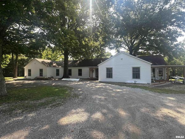 2700 LINCOLN Trail, Taylorville, IL 62568