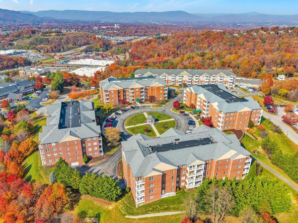 4444 Pheasant Ridge RD, Unit APT 305, Roanoke, VA 24014