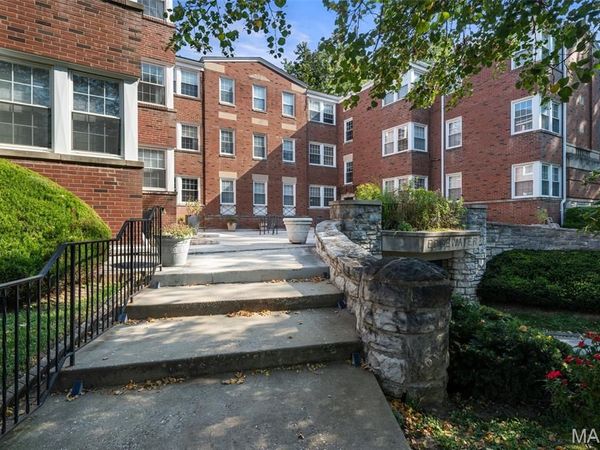 7563 Oxford Drive, Unit 3S, Clayton, MO 63105