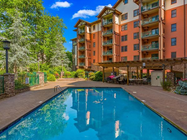 215 Woliss Lane, Gatlinburg, TN 37738