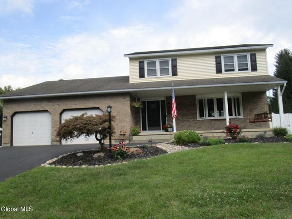 300 Debbie Drive, Schenectady, NY 12306