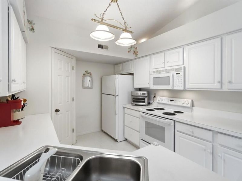 208 S Watchtower Drive, Unit 304, Wilder, KY 41076 Photo 20