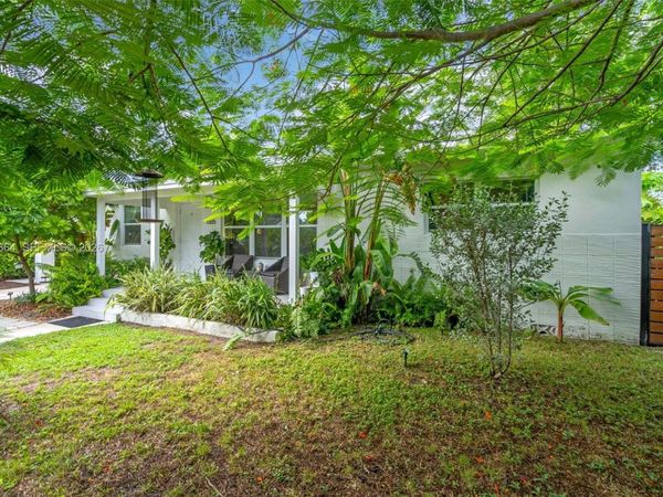 1165 NW 110th St , Miami, FL 33168