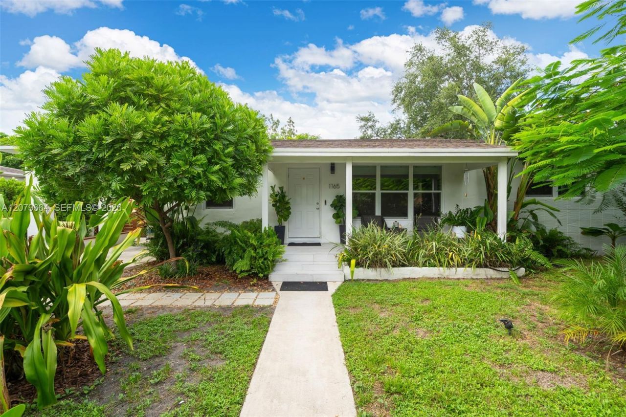 1165 NW 110th St , Miami, FL 33168 Photo