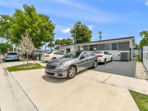 4851 E 8th Ct, Hialeah, FL 33013