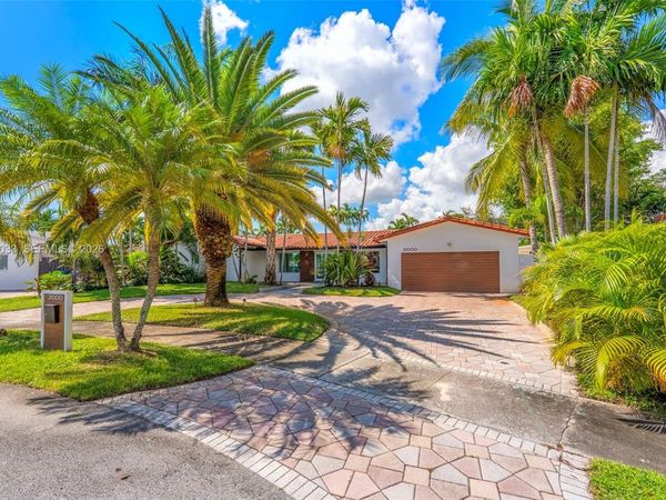 21000 NE 18th Ct , Miami, FL 33179