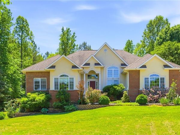 217 Dressage Court , Mebane, NC 27302