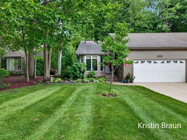 3694 Arborway Drive, Norton Shores, MI 49441