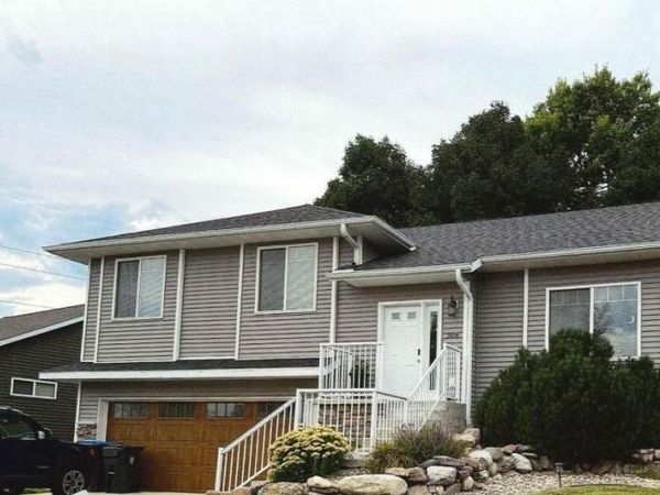 304 Tanager Road , Mankato, MN 56001