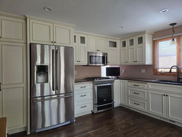 8213 Pleasant View Court, Mounds View, MN 55112
