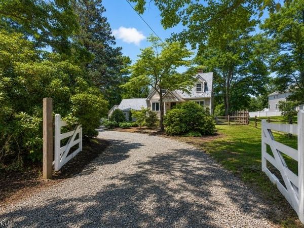 84 Lambertville Hopewell Rd, Hopewell, NJ 08525
