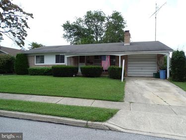 576 GRANT DRIVE , HANOVER, PA 17331