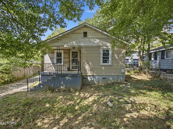 547 Henderson St, Harriman, TN 37748