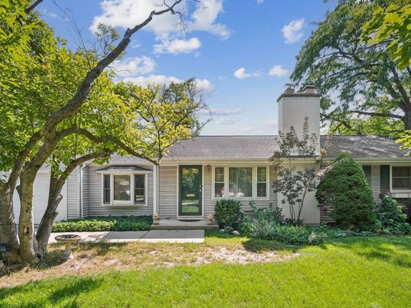 231 Latrobe Avenue , Northfield, IL 60093