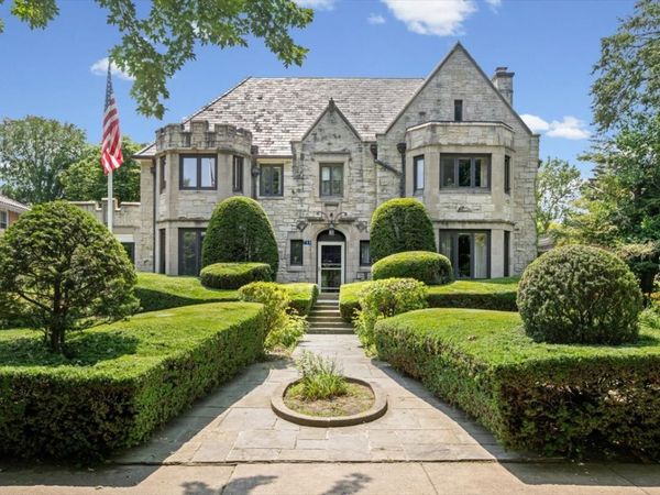 755 Michigan Avenue , Wilmette, IL 60091