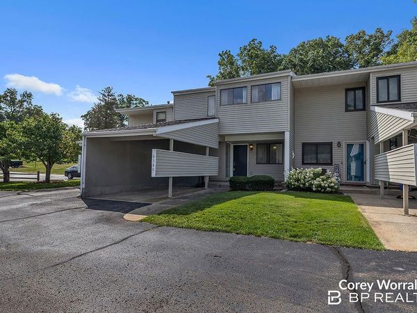6380 Wainscot Drive SE, Unit 106, Grand Rapids, MI 49546